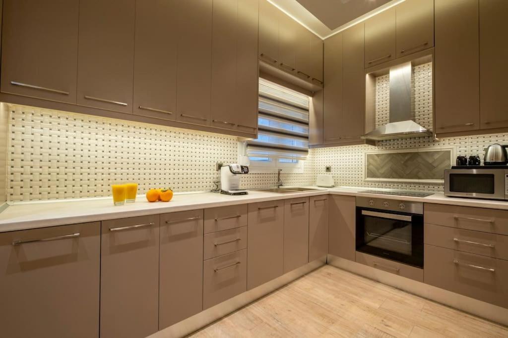 Maison De Luxx A10, Cozy Apartment With Garden In Larissa Exteriér fotografie
